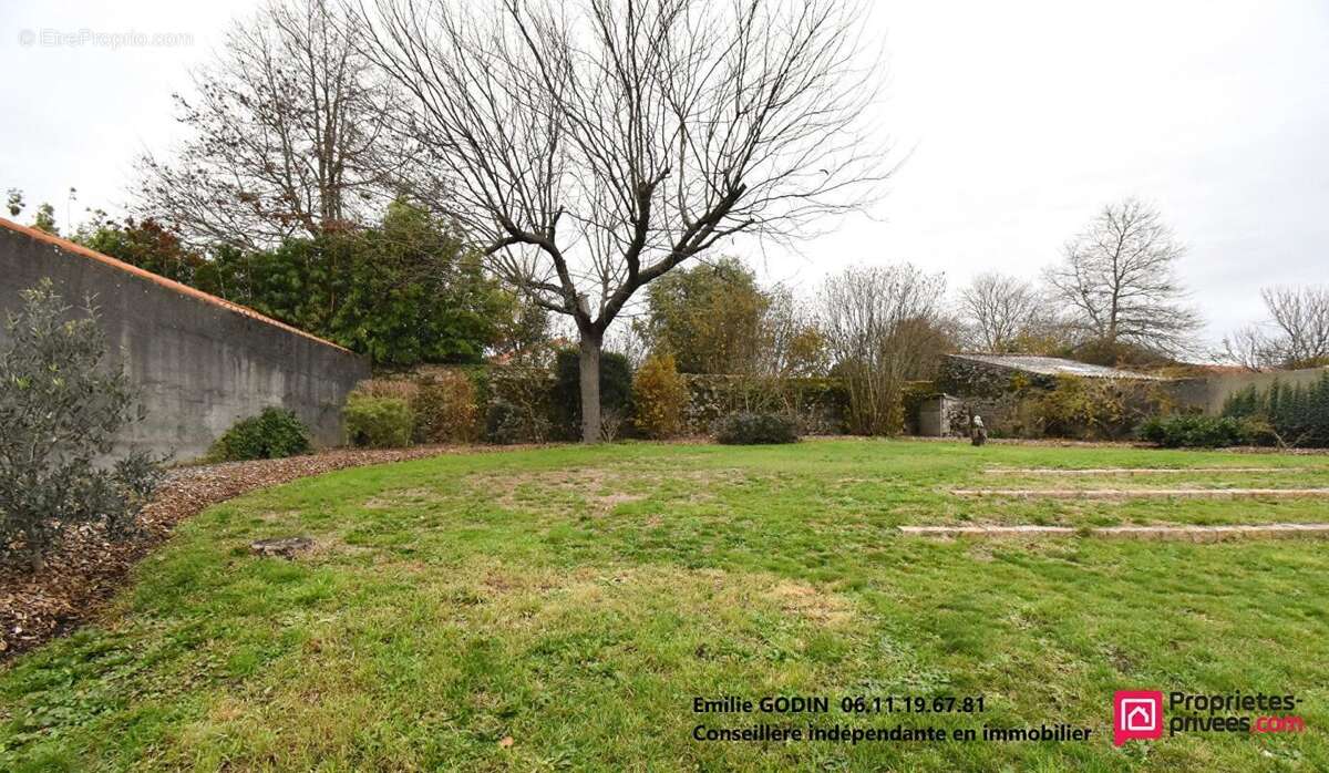 Maison à SAINT-MACAIRE-EN-MAUGES