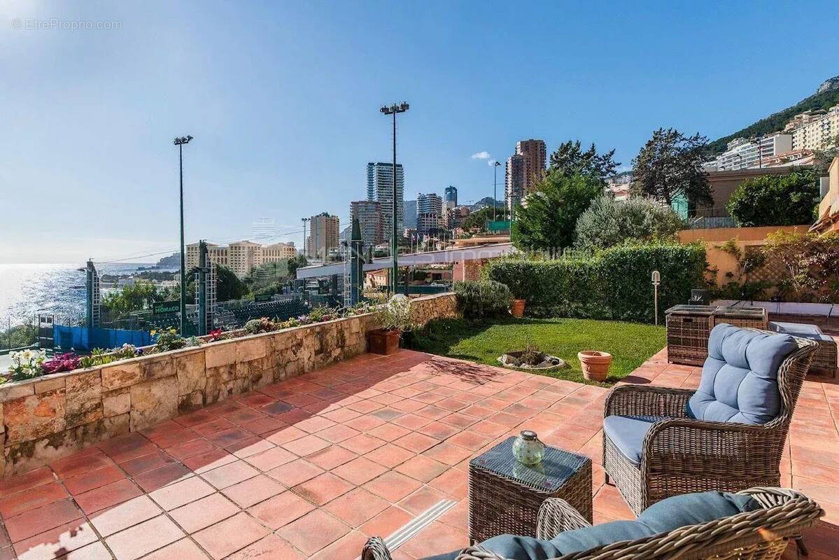 Appartement à ROQUEBRUNE-CAP-MARTIN