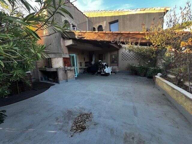 Appartement à MONTPEYROUX