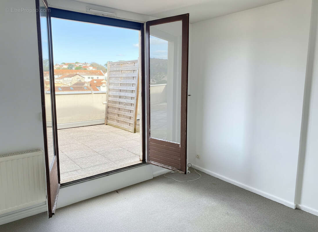 Appartement T3 avec terrasse et garage Centre-ville de Cahors - photo 5