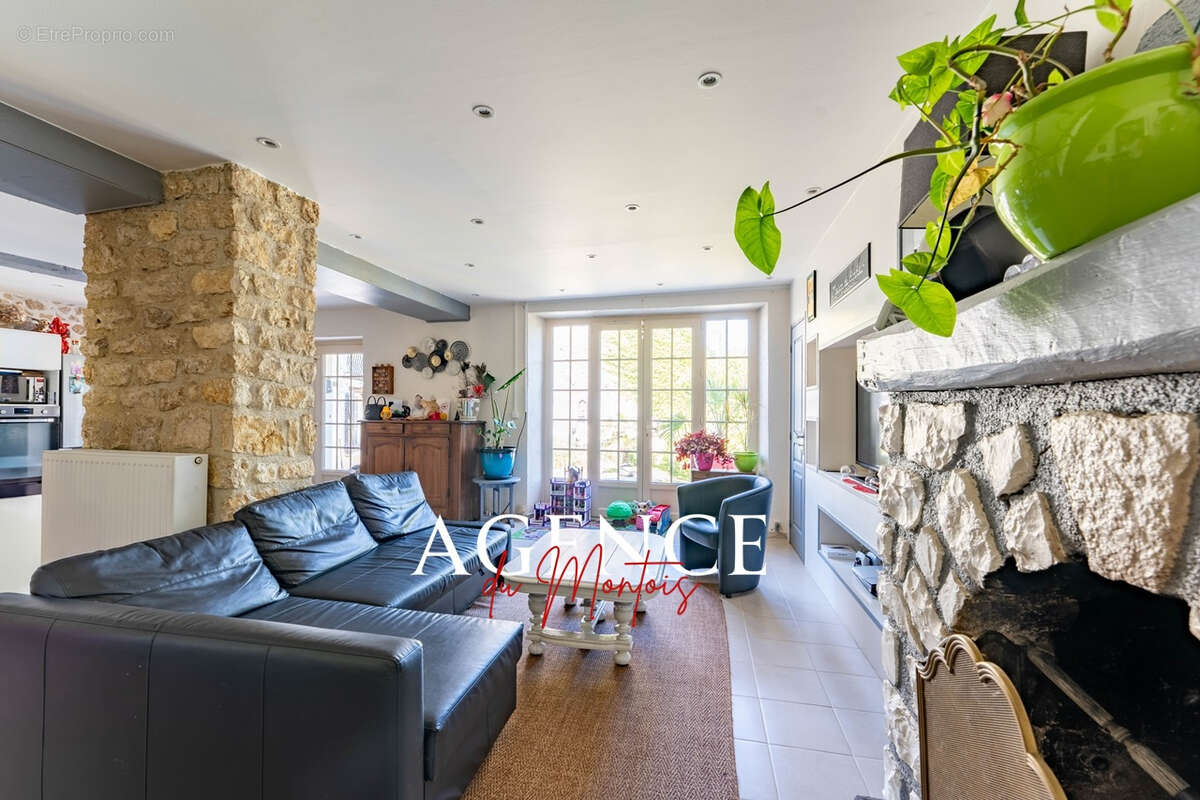 Maison à DONNEMARIE-DONTILLY