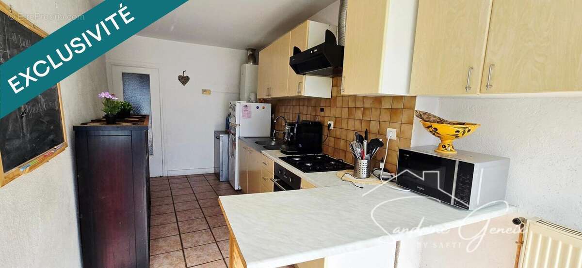 Maison 80 m² à Saint-Germain-Lembron  - photo 4