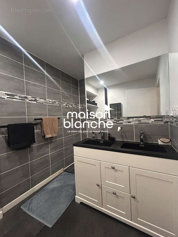 Maison à PELLOUAILLES-LES-VIGNES