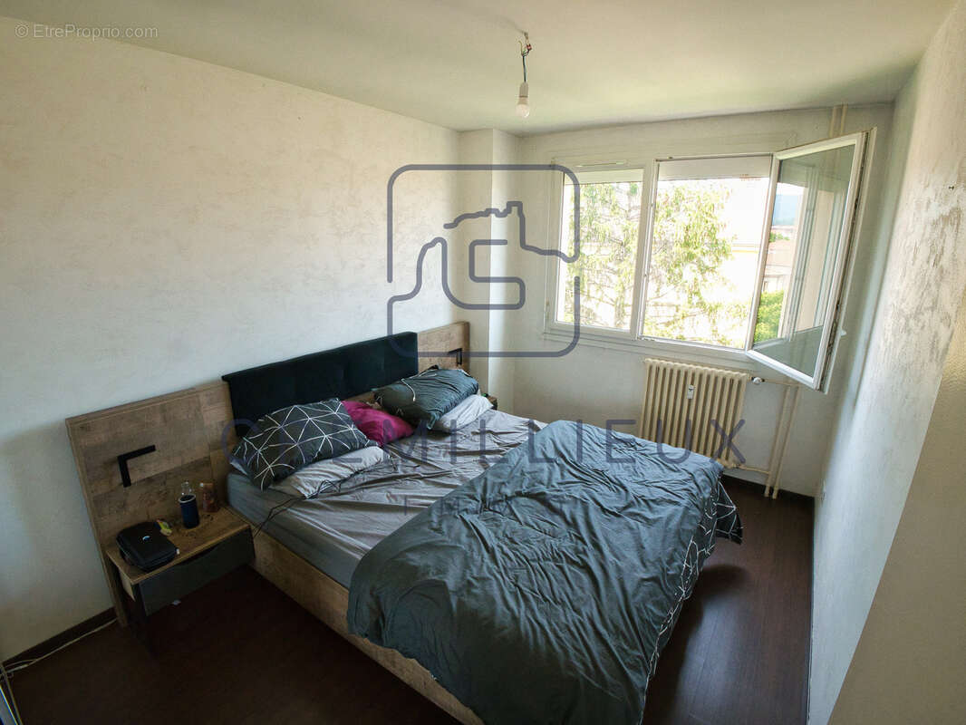 Appartement à GUILHERAND-GRANGES