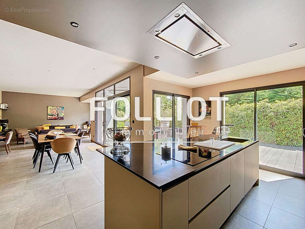 Maison à SAINT-PAIR-SUR-MER