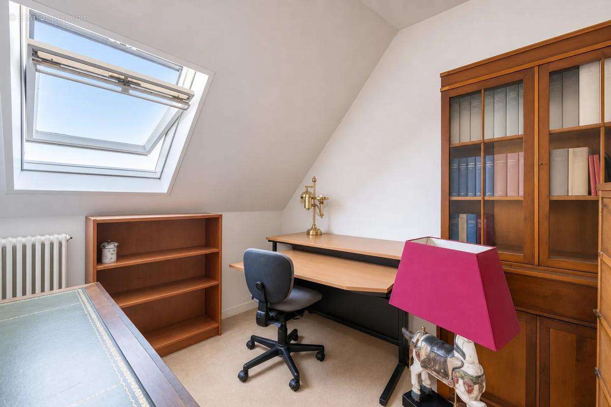 Maison de 7 pièces de 140 m² à Eaubonne - photo 5
