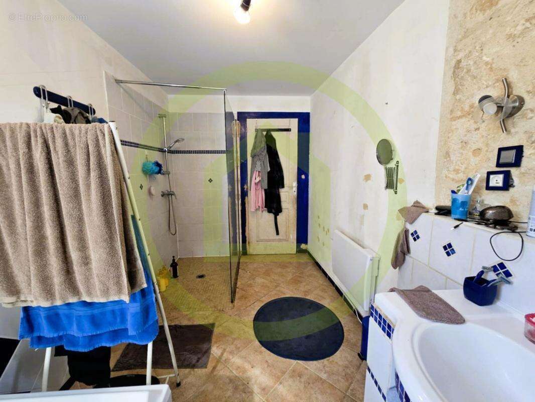 Maison à SAINT-BONNET-SUR-GIRONDE