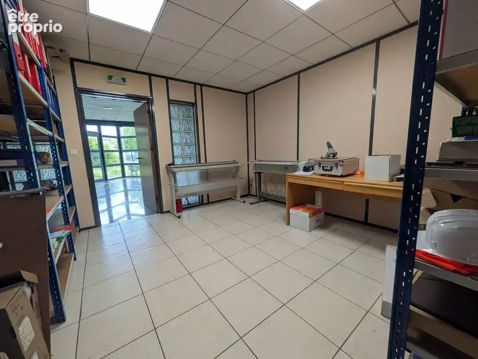 Commerce 426 m² à vendre à Venables (27940) - photo 3