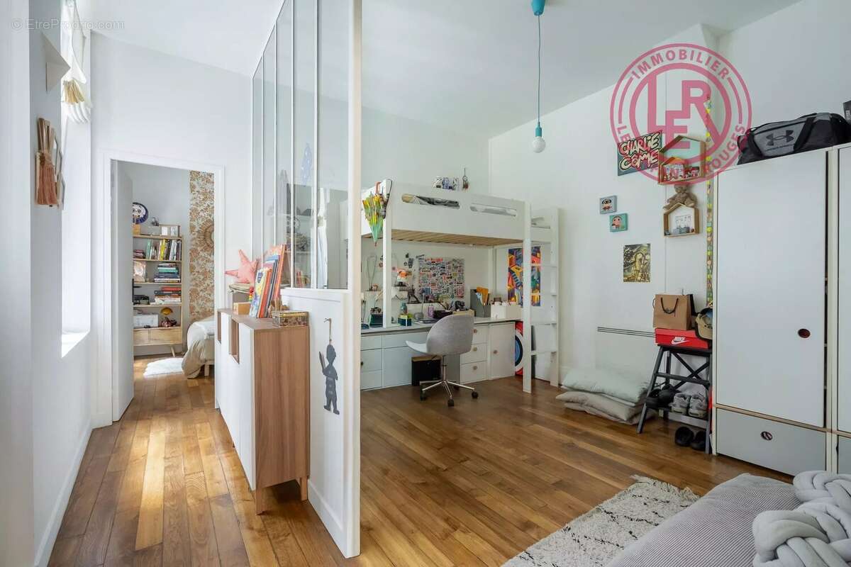 Appartement à PARIS-10E
