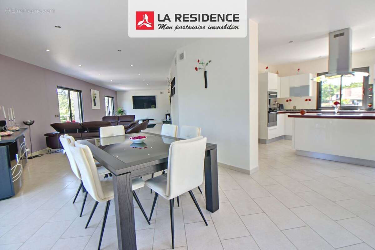 Maison 281 m² à Moisson  - photo 3