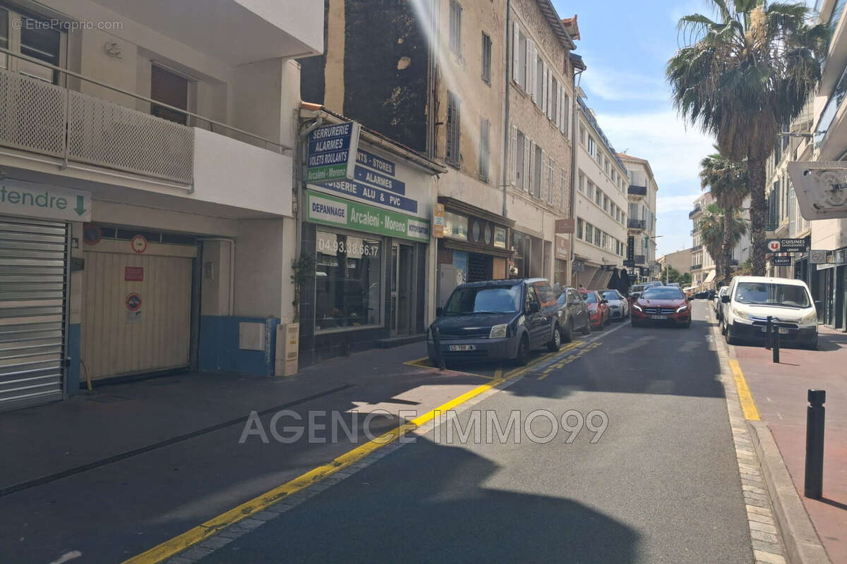 Parking à CANNES