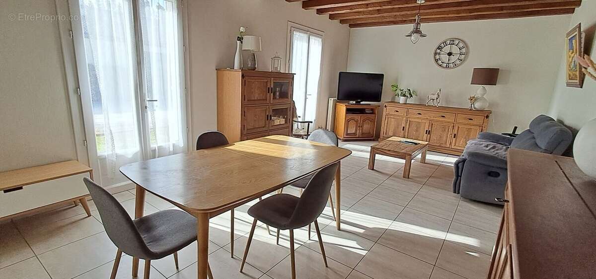 Maison 120 m² à Soyaux  - photo 5
