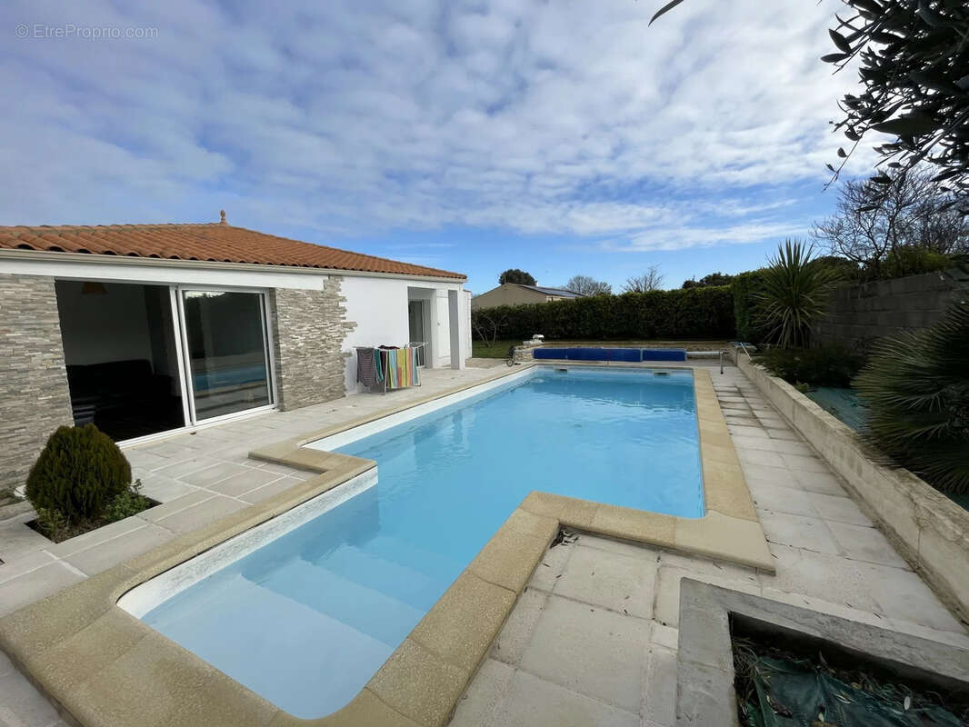 Maison à CROIX-CHAPEAU