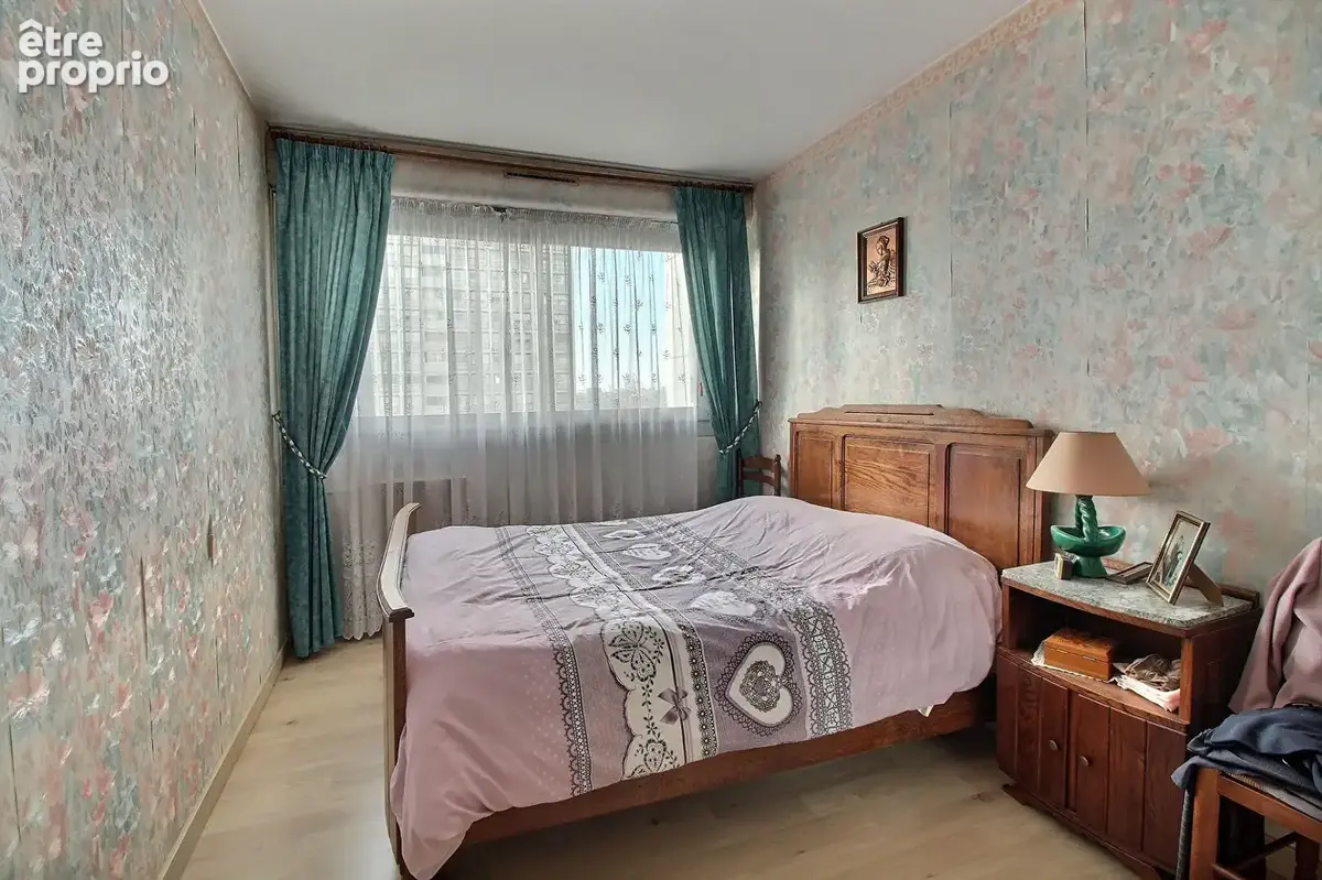 Trois chambres - bon agencement - parking - photo 5
