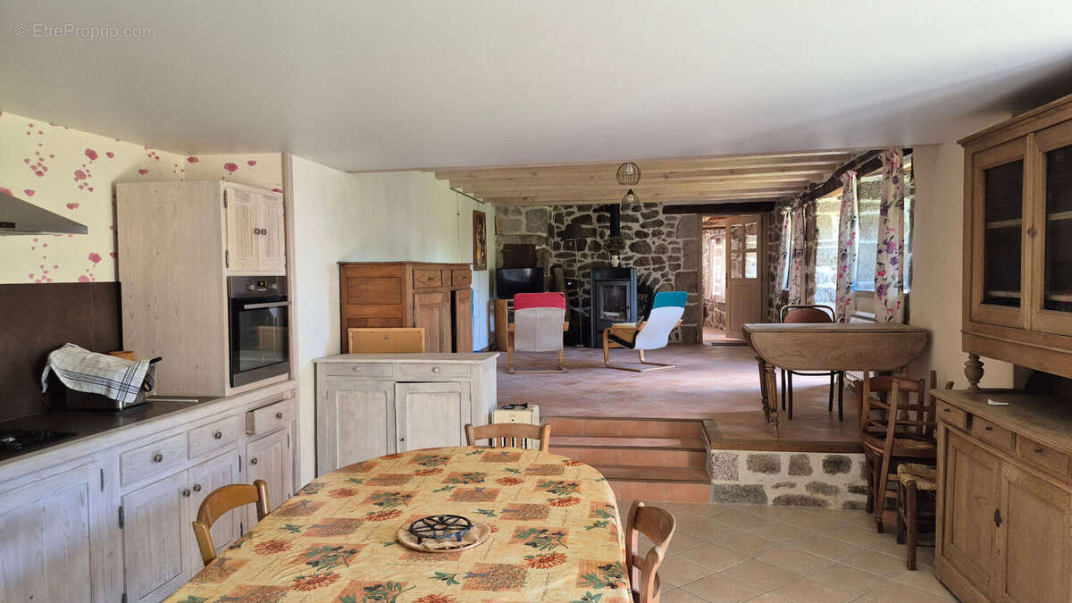 Maison à LE NAYRAC