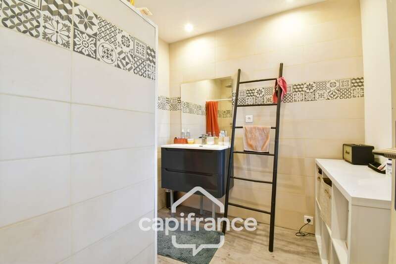 Maison à vendre 10 pièces BIGNAY (17), proche ST JEAN D'ANGELY et ses commerces, avec jardin, piscine et garage - photo 20