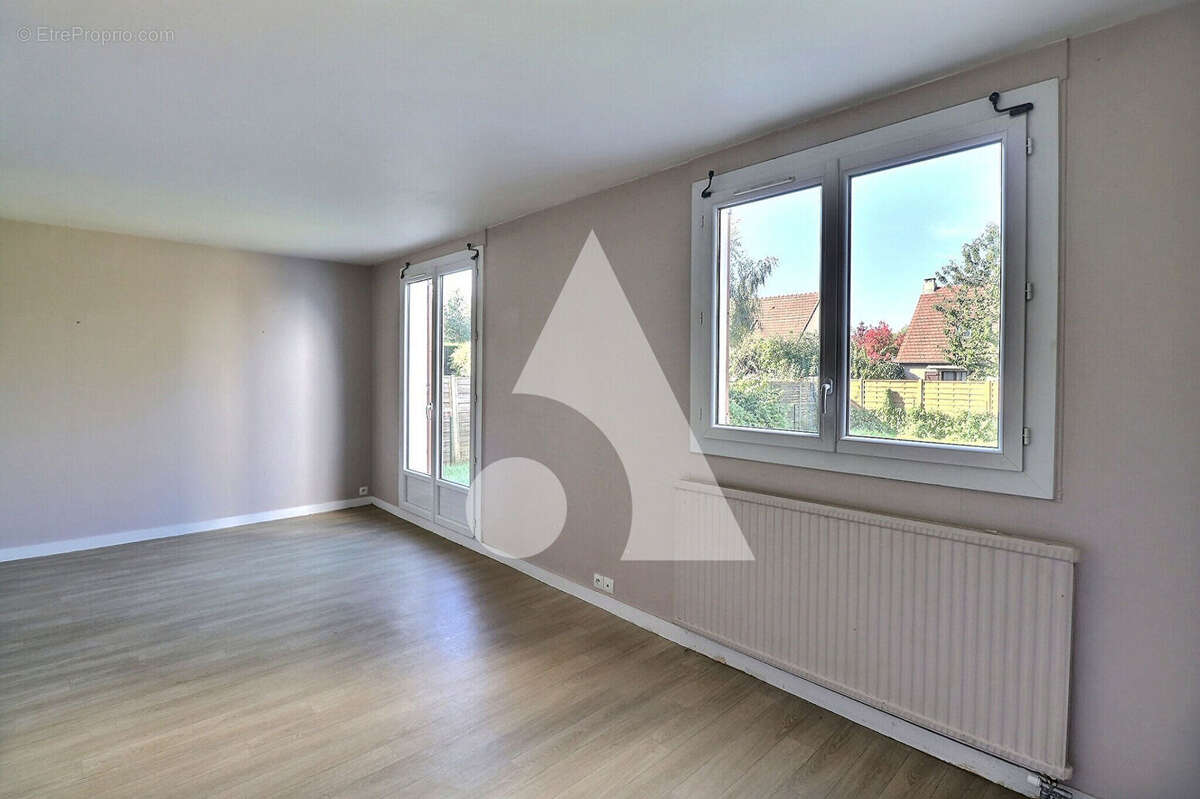 Maison à AUVERS-SUR-OISE