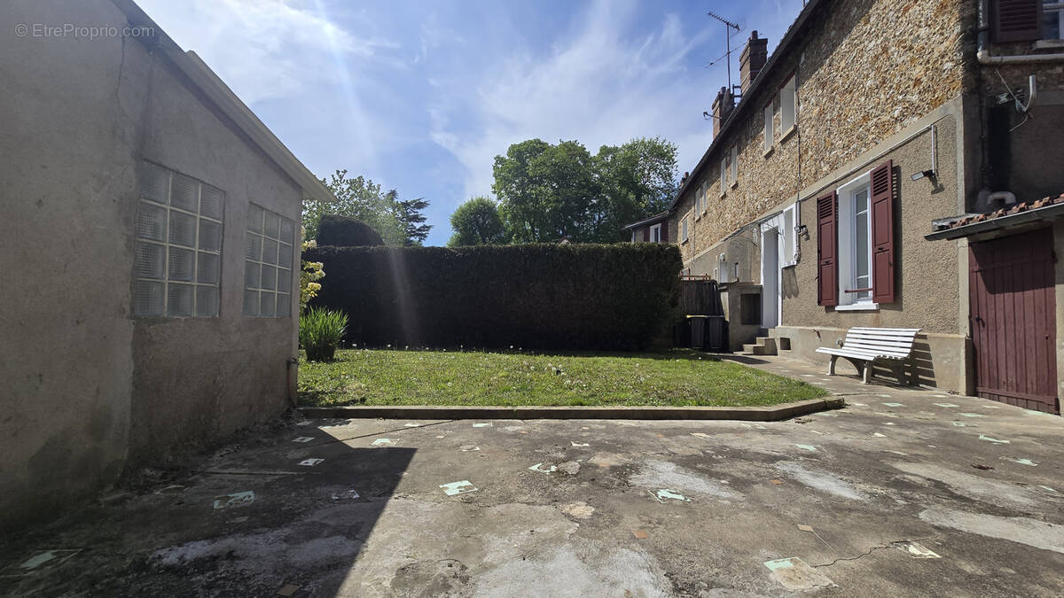 Appartement à LIMOURS