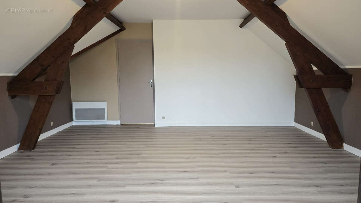 Appartement à LIMOURS