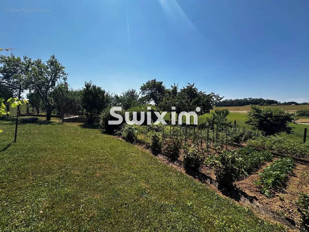 Maison à LONS-LE-SAUNIER