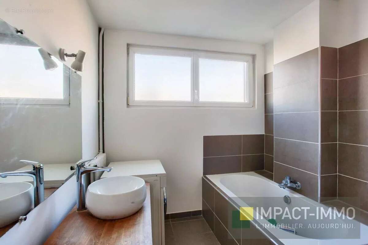 Appartement à ASNIERES-SUR-SEINE