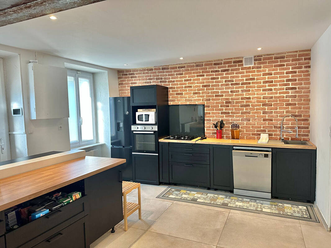 Maison à SEREZIN-DE-LA-TOUR