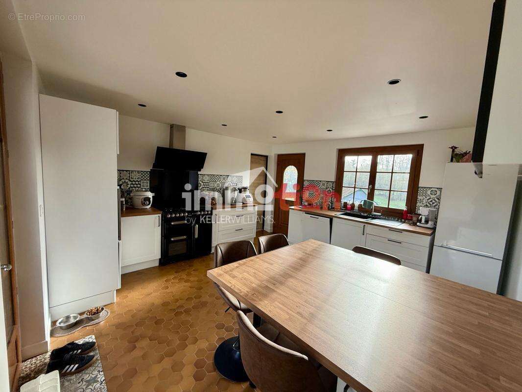 Maison à HUCHENNEVILLE