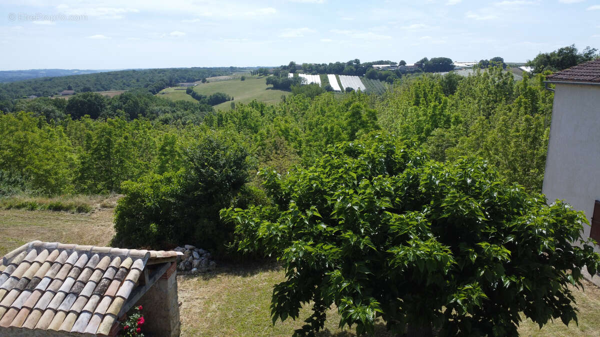 Maison à SAINT-NAZAIRE-DE-VALENTANE