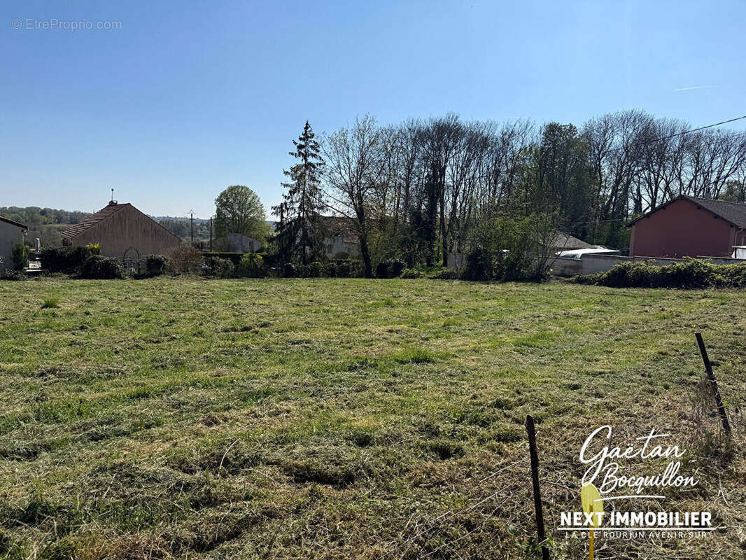 Terrain à QUINCY-VOISINS