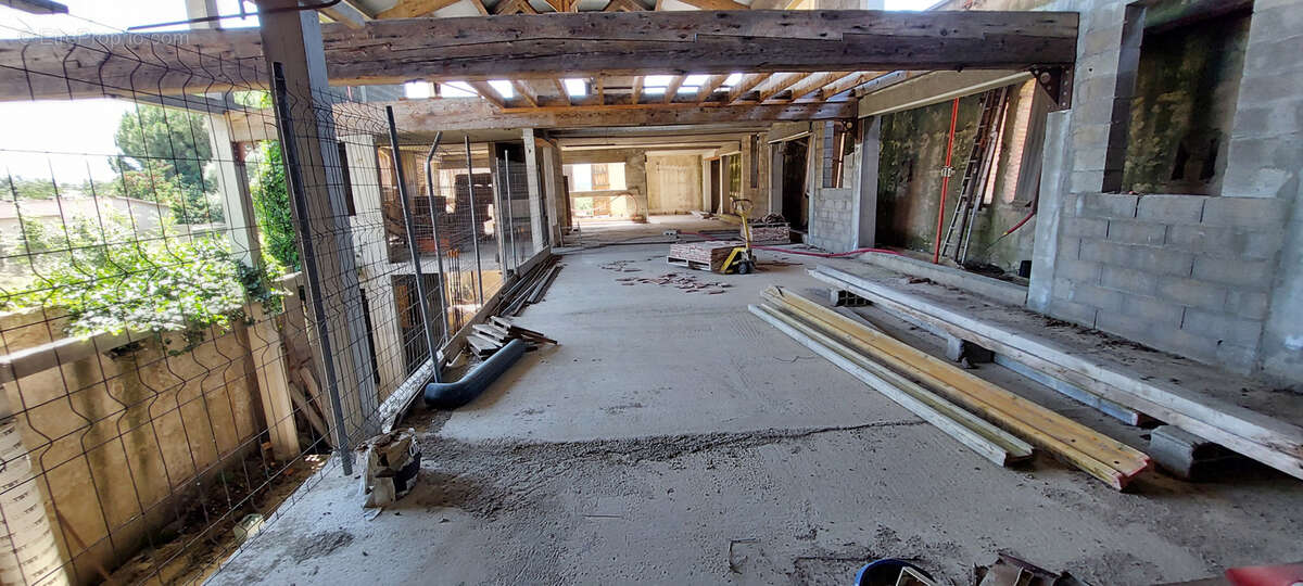 OPPORTUNITE RARE - Immeuble de plus de 1 000 m2 à rénover - photo 11