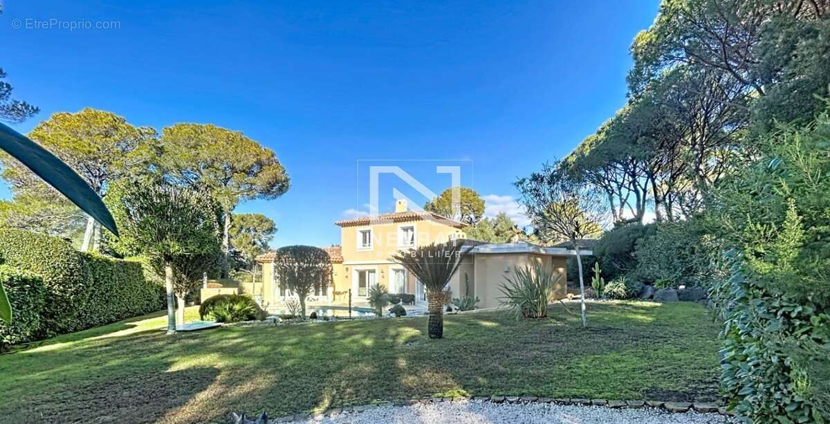 Maison à SAINT-RAPHAEL