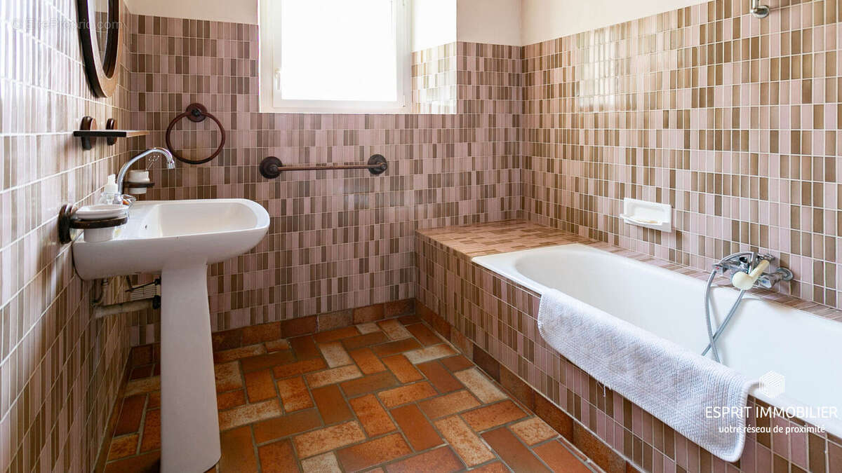 Riec Sur Belon : maison en pierre, 4 chambres, proche bourg, vie de plain pied - photo 9