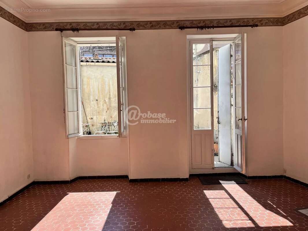 Appartement à MARSEILLE-6E