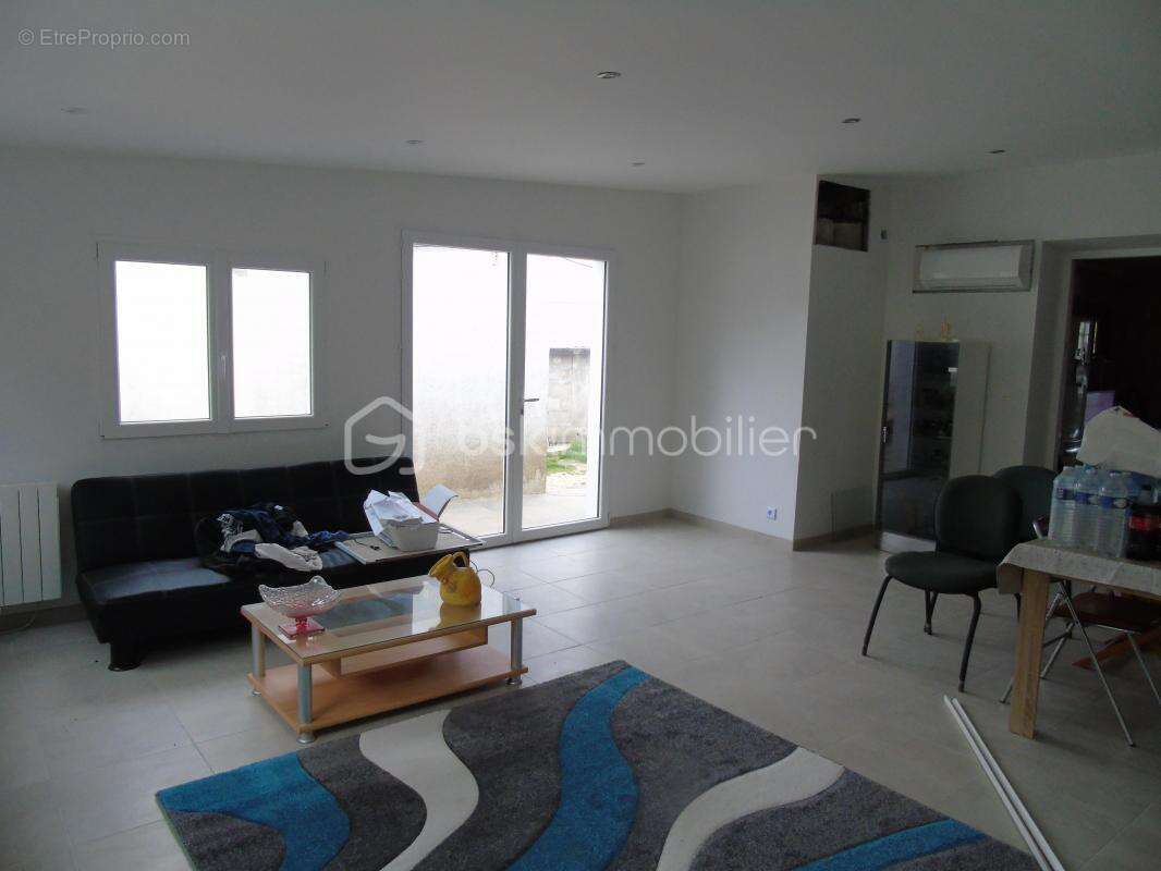 Maison à MONTREUIL-AUX-LIONS