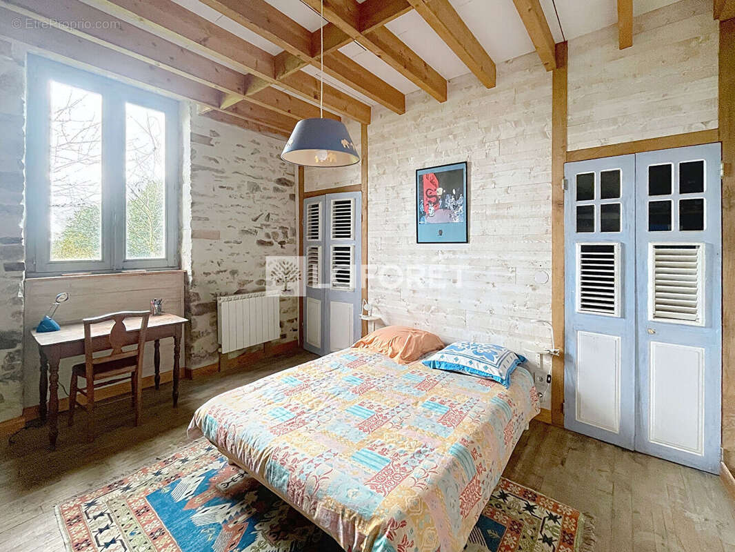 Maison Peillac 4 pièce(s) 208 m2 - photo 4