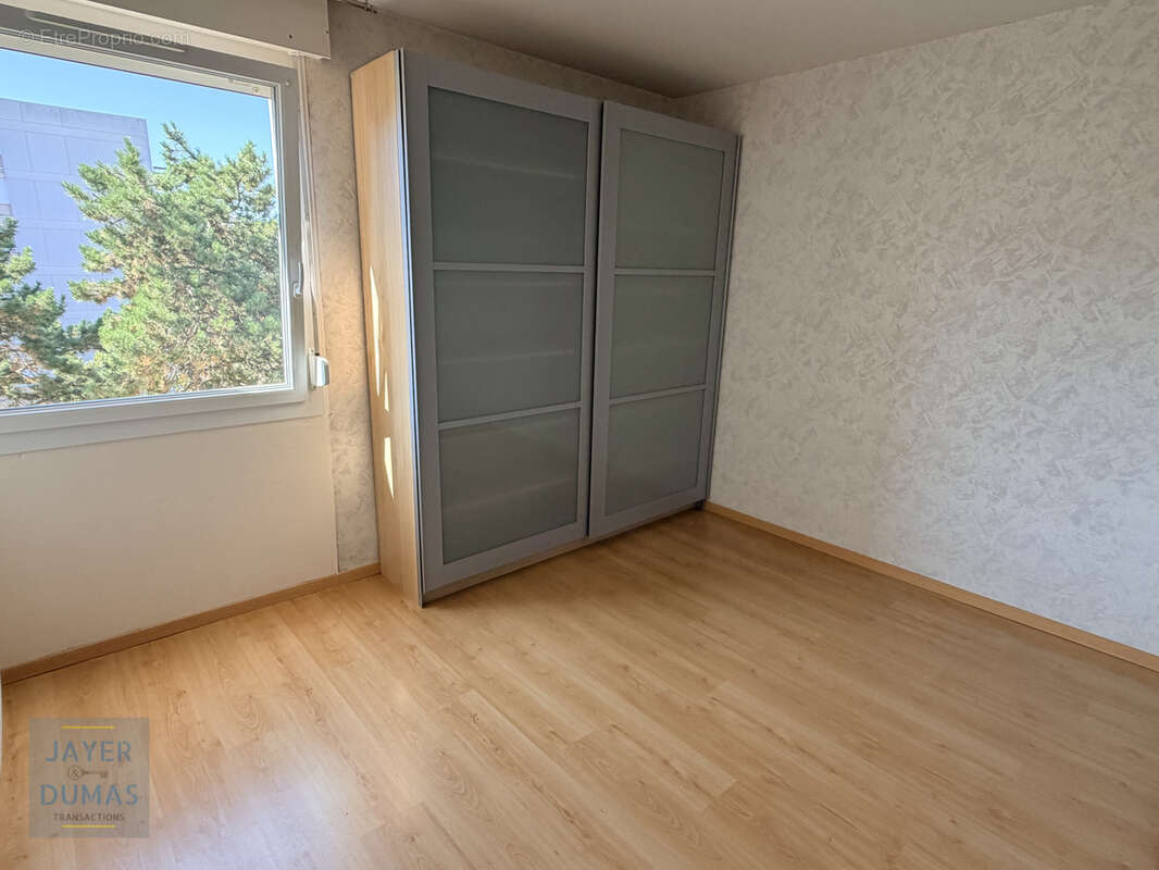 CHALON-SUR-SAONE - Appartement T3 dans résidence au calme - - photo 9