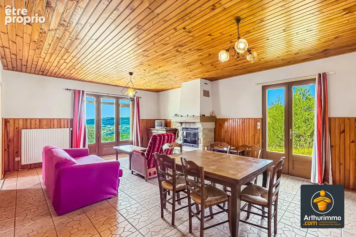 SAINT-VICTOR – Maison familiale avec sous-sol complet, grand terrain de 5 588 m² et aucun vis-à-vis - photo 4