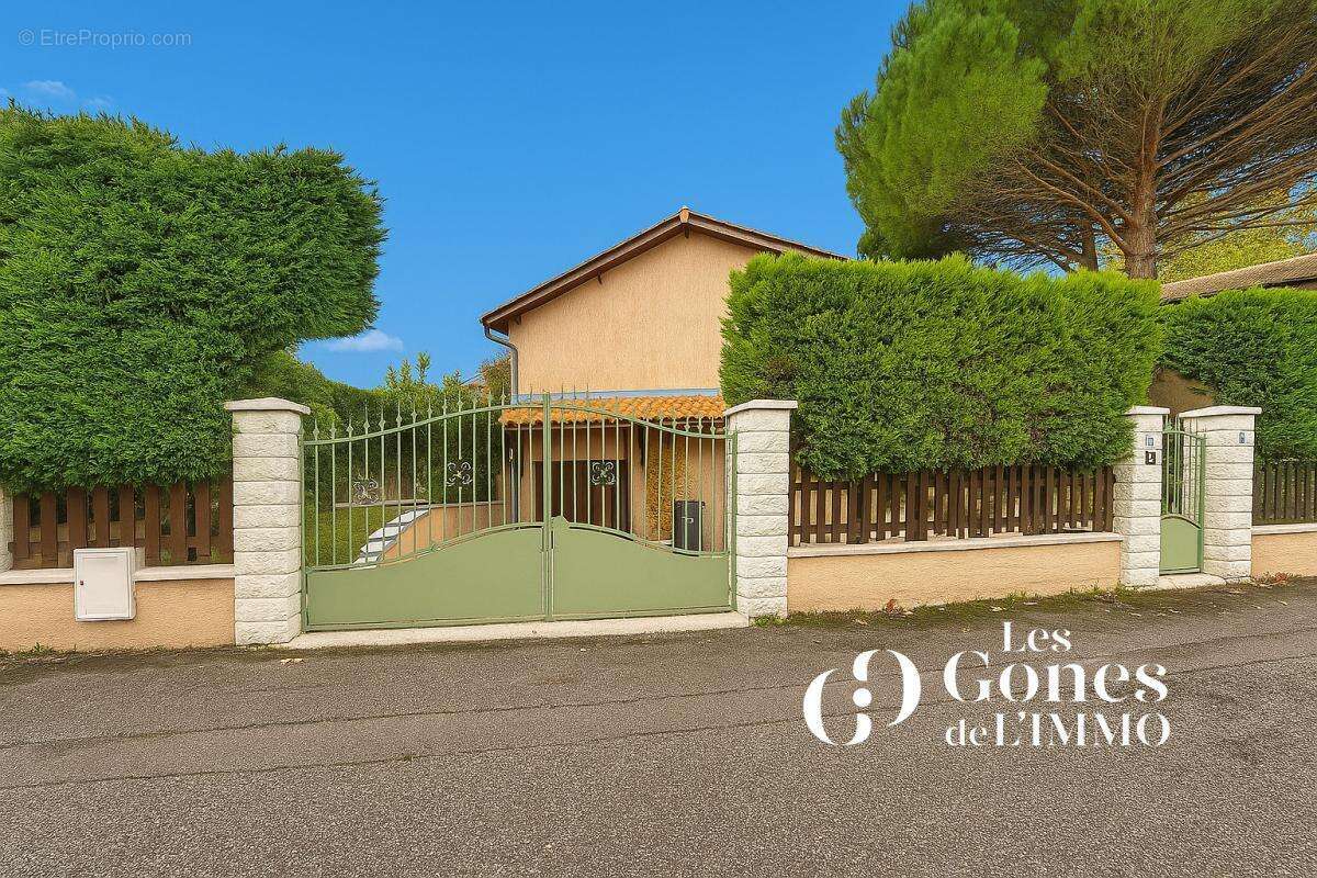 Maison à SAINT-GENIS-LAVAL