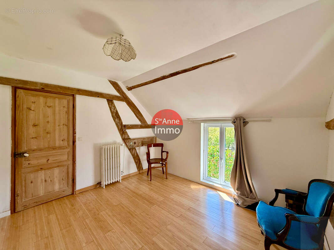 Coullemelle - 190m2 - maison individuelle - 5 chambres - autonomie de plain pied - jardin - terrasse - garage - photo 10