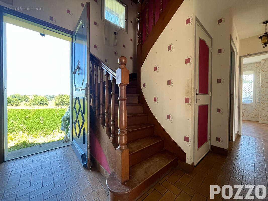 A Vendre - Saint Hilaire Du Harcouet - Maison 6 pièce(s) 114 m² - Vie de plain-pied - Proximité des services - photo 7