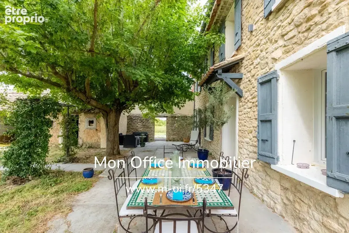 Référence : 7351-SJO - MAS en pierre dans le Vaucluse (84380)+ maison d'invités, remises, piscine, authenticité et calme - photo 2