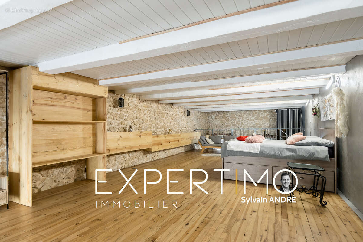 Appartement à MARSEILLE-6E