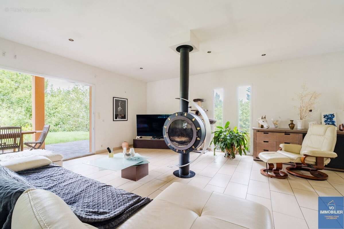 Maison à CLERMONT-LE-FORT