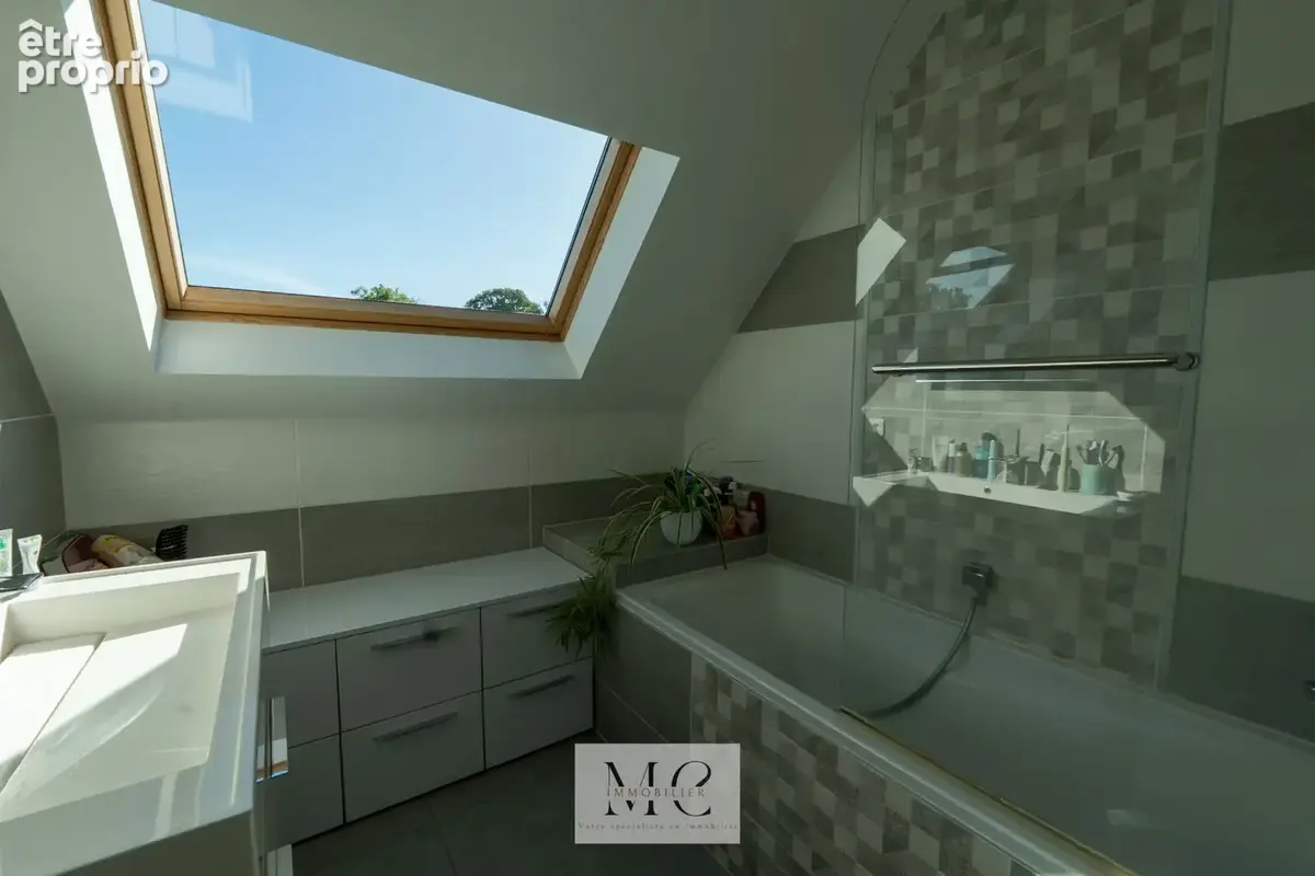 Maison individuelle   4 chambres   garage et jardin exposé sud-ouest ( commune de Wicres) - photo 11