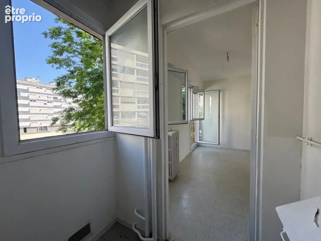 Appartement t4 au 1er étage avec ascenseur - photo 3