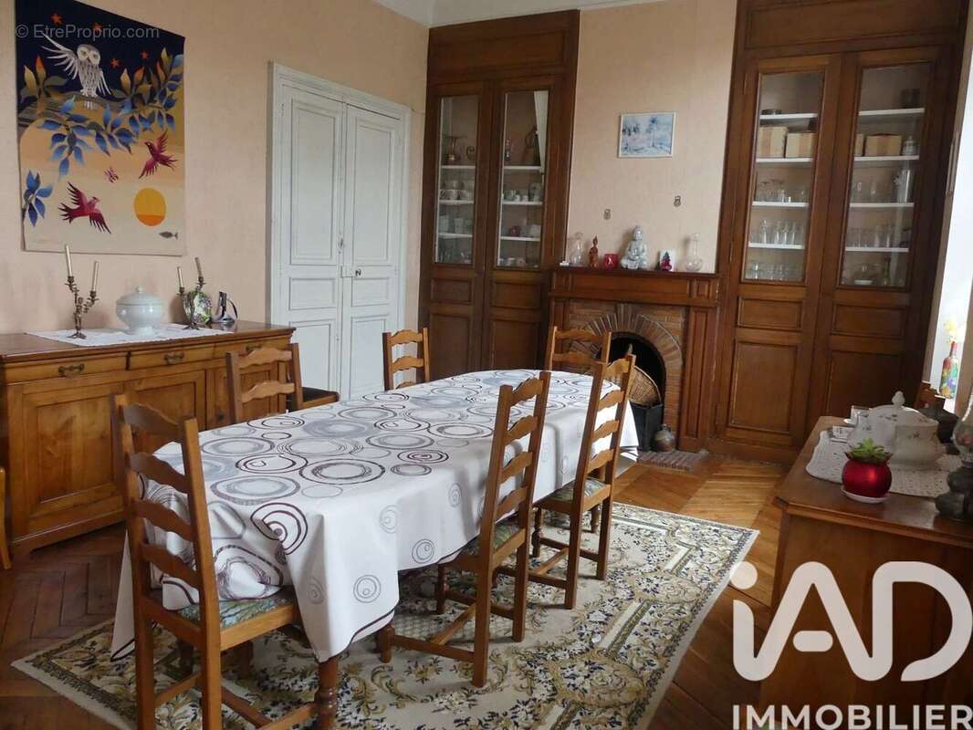 Maison 276 m² à Pont-Sur-Yonne  - photo 6