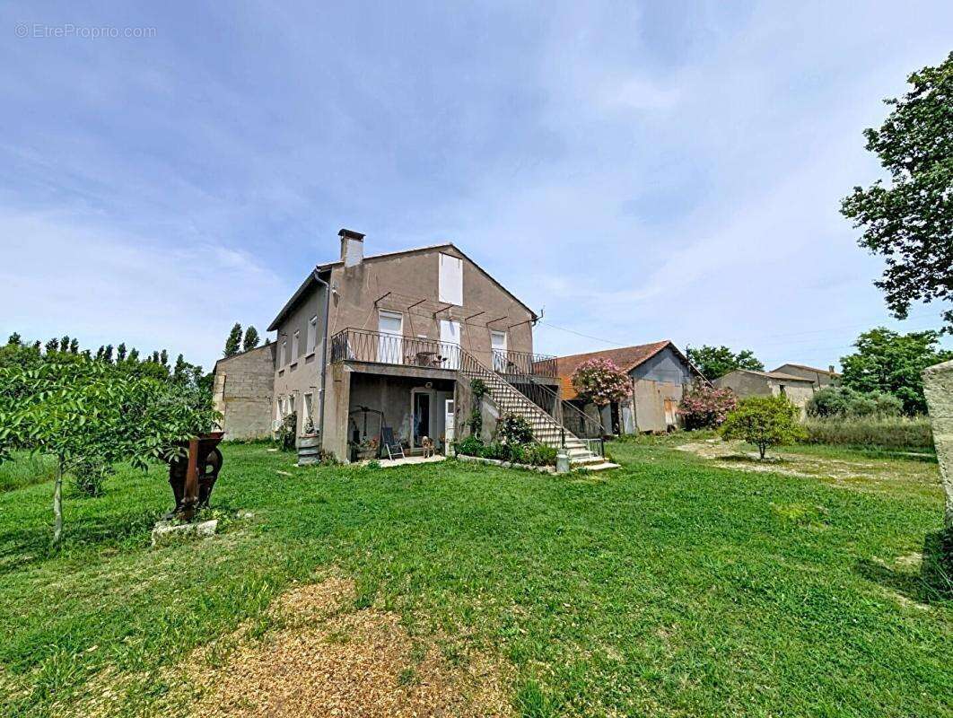Ensemble immobilier  à Mas Thibert - photo 10