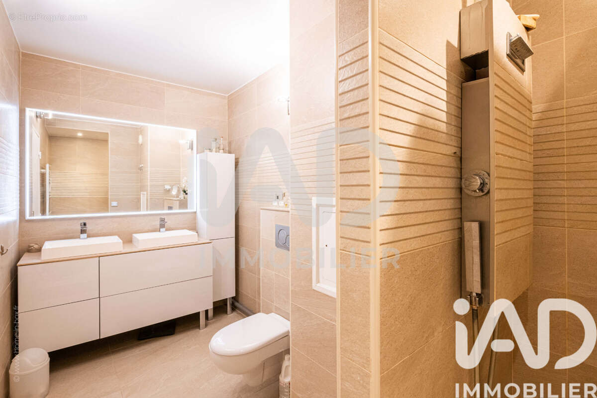 Photo 8 - Appartement à COURBEVOIE