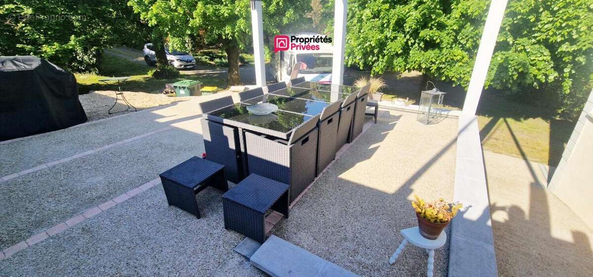 Très belle maison rénovée de 133 m² - 5 pièces - terrasses - dépendances - grange  et jardin arboré - photo 12