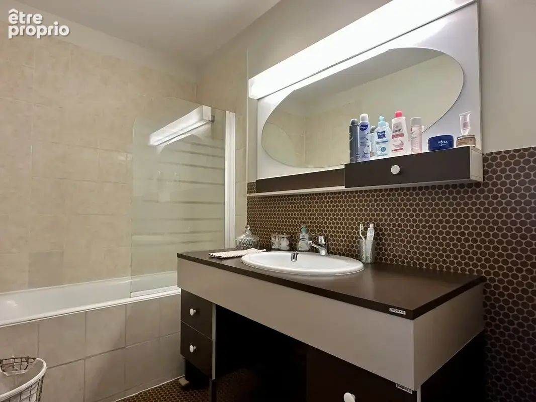 Appartement avec ascenseur -1 chambre- 50 m2-cave et place de parking - photo 11